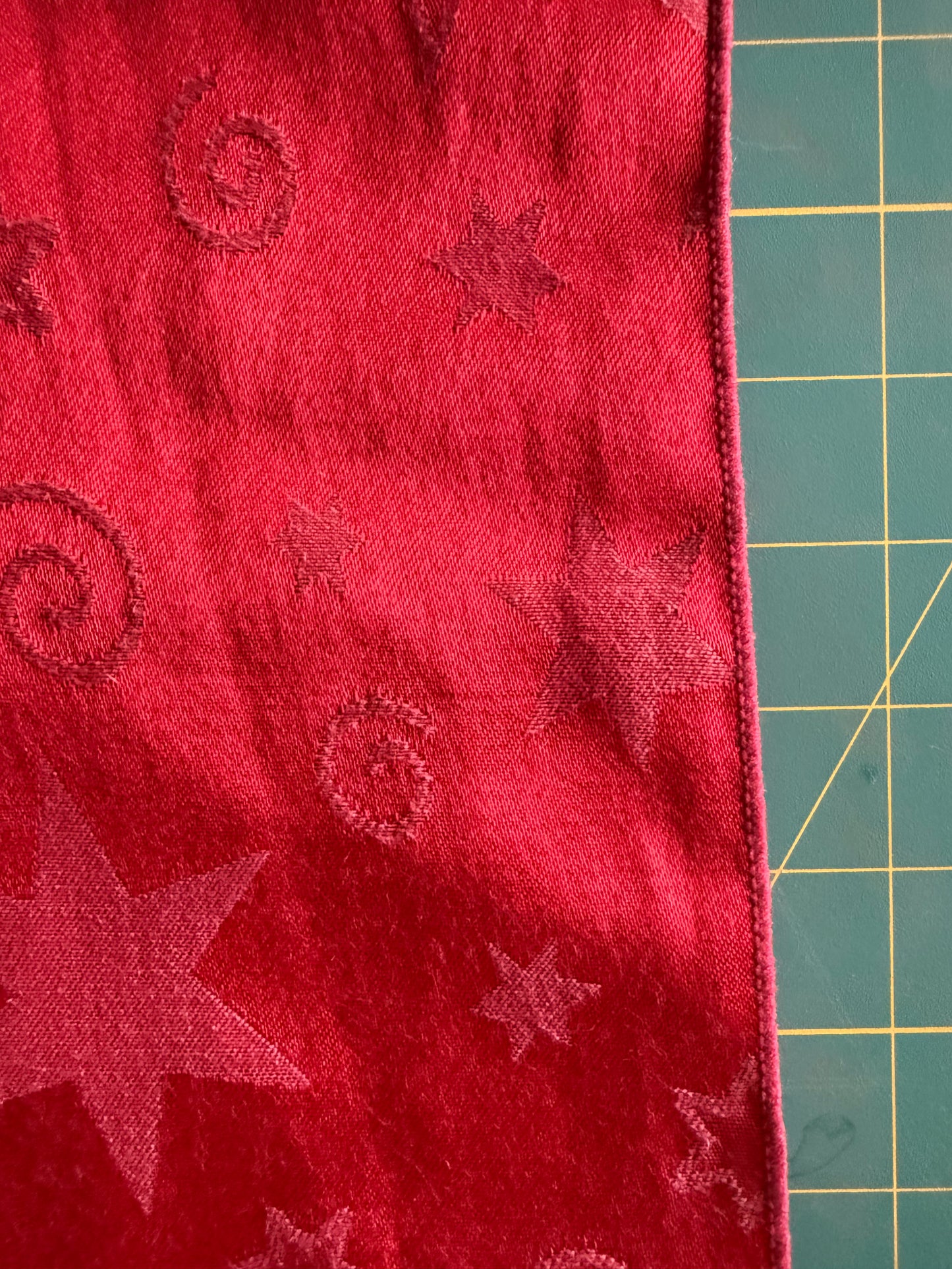 Y2K Wine Red Tablecloth