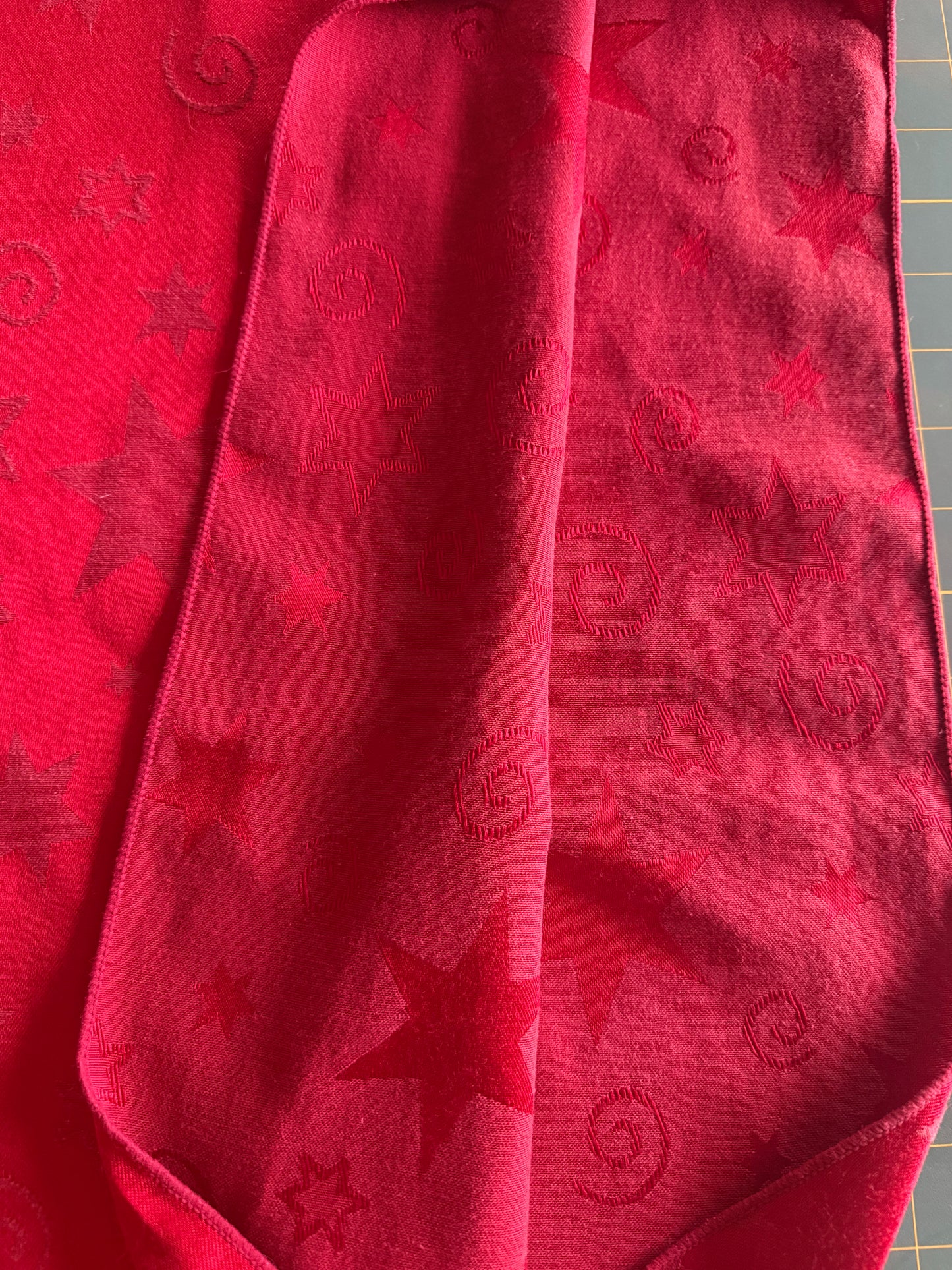 Y2K Wine Red Tablecloth